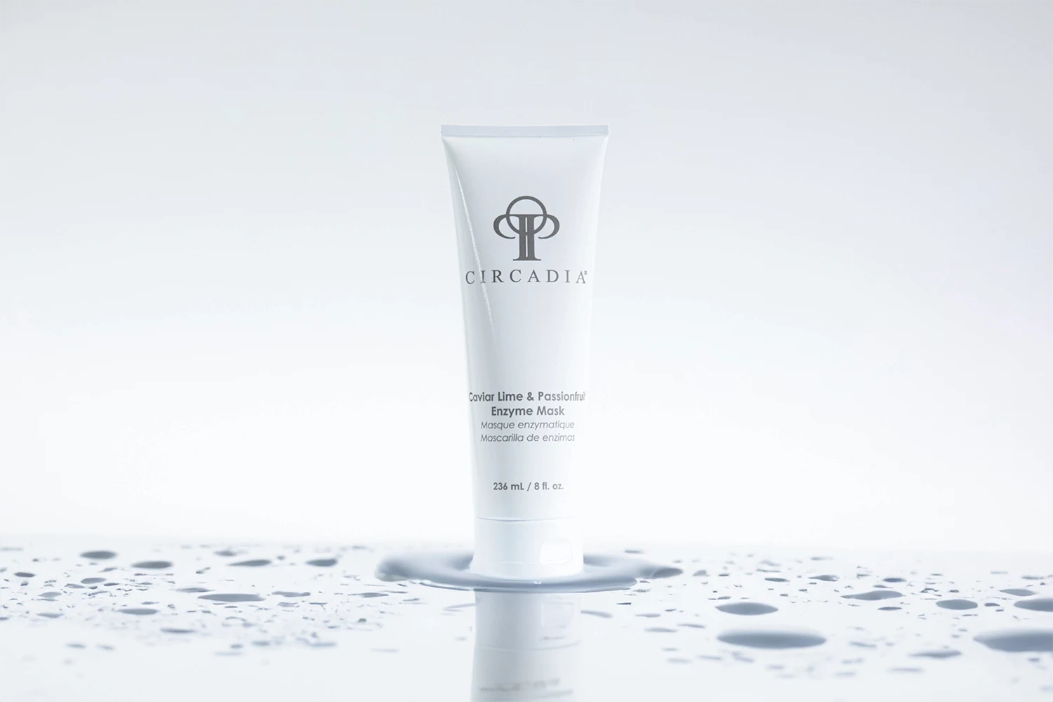 Caviar Lime & Passionfruit Enzyme Mask — energia, świeżość i efekt „wow”