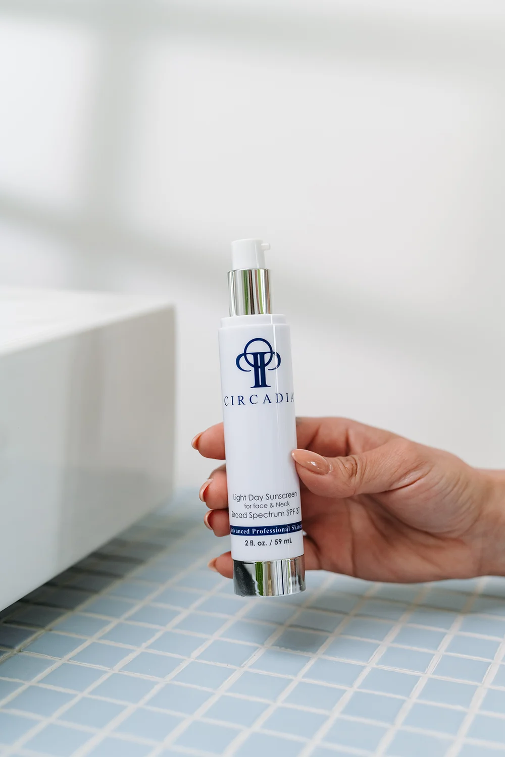 Codzienna ochrona przeciwsłoneczna — Light Day SPF 37